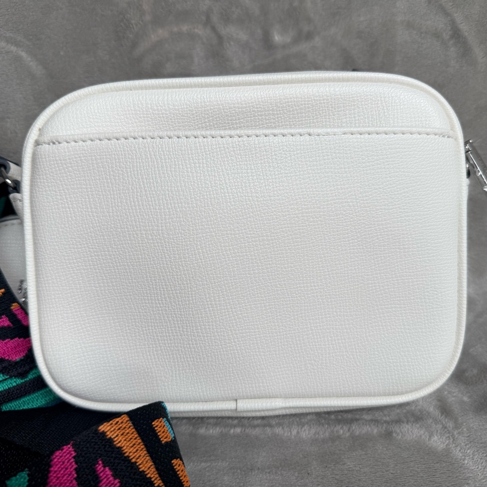 🕶️ Karl Lagerfeld Paris Maybelle Logo Camera Bag – White  NWOT w/ coin pouch - Picture 2 of 13